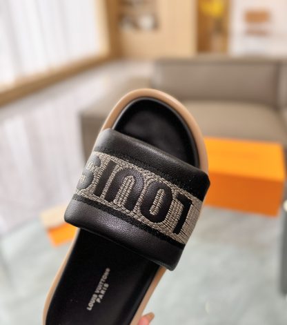 Louis Vuitton couple slippers - Image 6