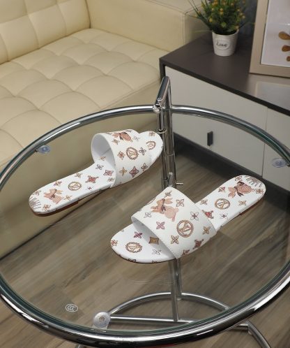 Louis Vuitton low-top flip flops - Image 7
