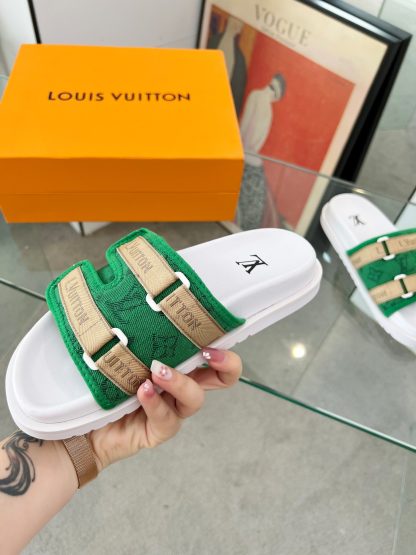 Louis Vuitton high-end men's summer slippers - Image 7