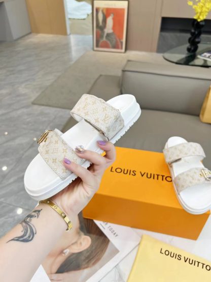 Louis Vuitton Spring and Summer New Slippers - Image 7