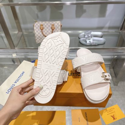 Louis Vuitton Spring and Summer New Slippers - Image 7