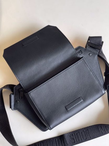 Louis Vuitton men's new aerogram shoulder bag - Image 7