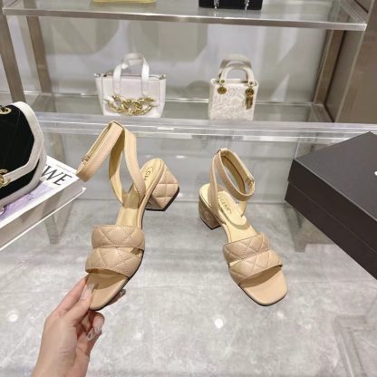 Chanel Spring/Summer new classic apricot mixed sheepskin sandals, heel height 5cm - Image 7