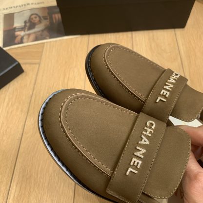 Chanel spring and summer new brown high-grade diamond buckle letter leather butter lazy half-slip sandals - Image 7