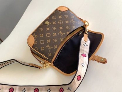 Louis Vuitton old flower apricot vintage bag series DIANE handbag - Image 7