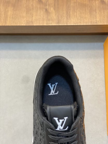 Louis Vuitton Men's Classic Casual Sneakers - Image 7