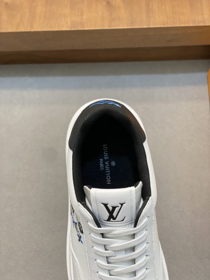 Louis Vuitton Men's Classic Casual Sneakers - Image 7