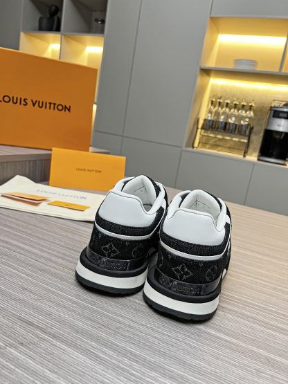 Louis Vuitton new runaway men's breathable sneakers - Image 8