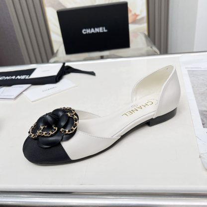 Chanel Spring/Summer Dancing Shoes Series Small Round Toe White Flat Sandals Heel Height 1.5cm - Image 7