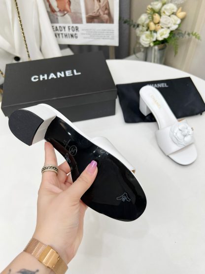 Chanel White Custom Printed Fabric Lambskin Sandals - Image 7