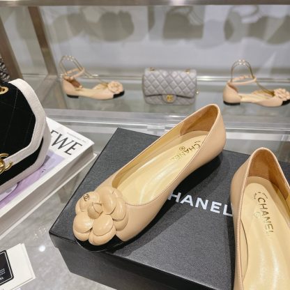 Chanel Early Spring Camellia Series Apricot Full Cover Sandals - Image 7