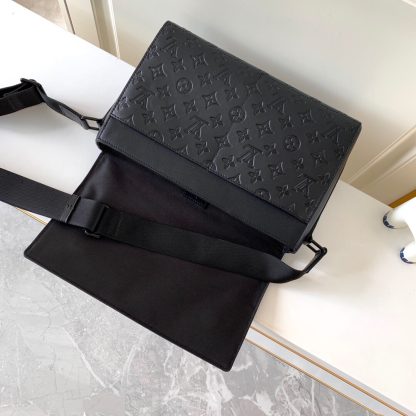 Louis Vuitton Sprinter Messenger Bag - Image 7
