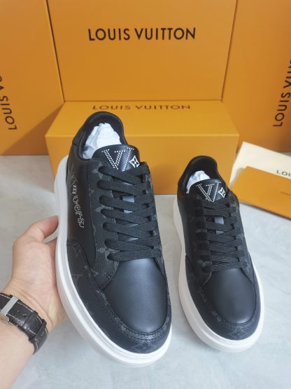 Louis Vuitton classic casual sports sneakers - Image 7
