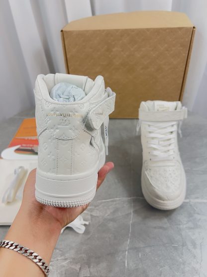 Louis Vuitton couple's co-branded sports shoes - Image 7