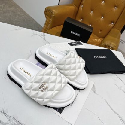 Chanel spring and summer embroidered diamond-shaped platform white sandals - Image 7