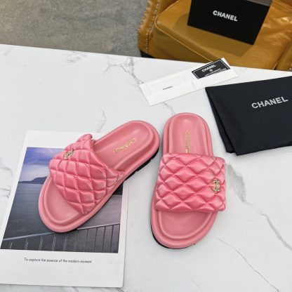 Chanel spring and summer embroidered diamond-shaped platform pink sandals - Image 7