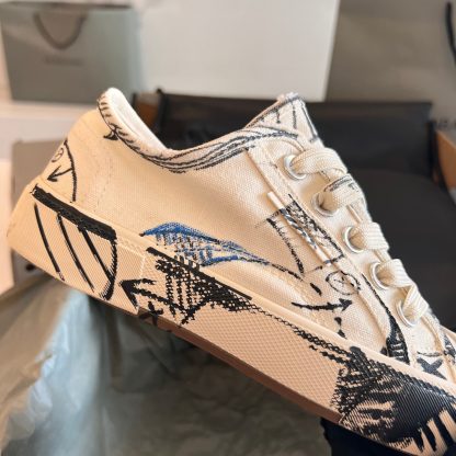 Balenciaga Couple's Fashion Graffiti Canvas Shoes - Image 7