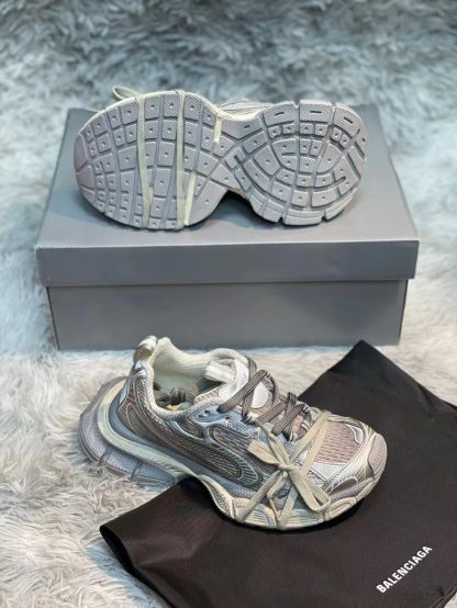 Balenciaga stylish sneakers - Image 7
