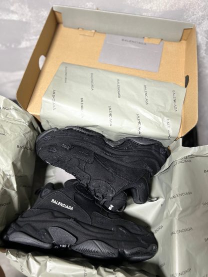Balenciaga Fashion Logo Sneakers - Image 7