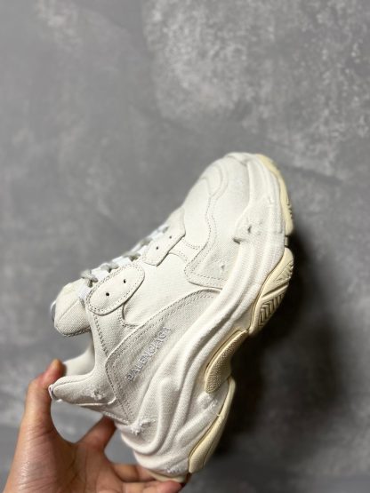 Balenciaga Fashion Canvas Dad Shoes - Image 7