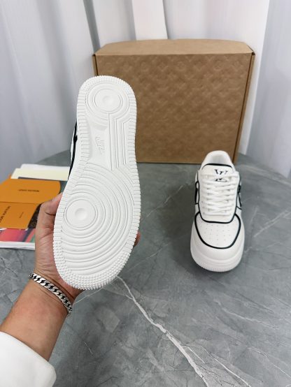 Louis Vuitton couple's co-branded sports shoes - Image 8