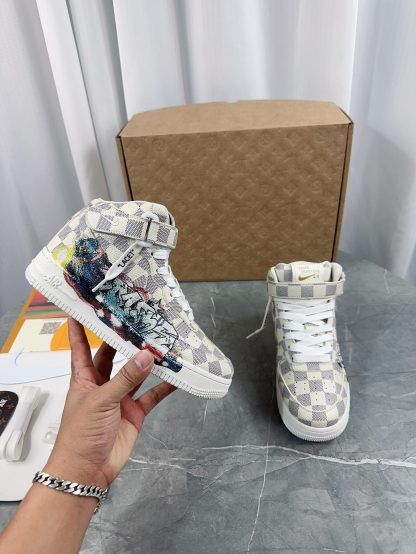 Louis Vuitton couple's co-branded sports shoes - Image 7