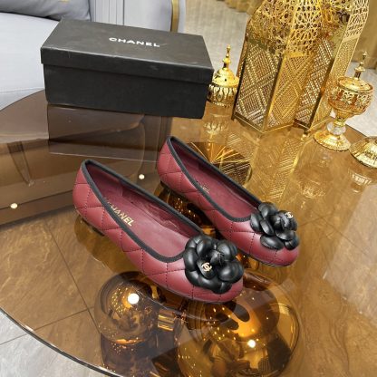 Chanel autumn and winter new red round head with camellia retro loafers - Image 7