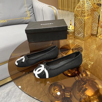 Chanel autumn and winter new black round head with bow retro loafers - Image 7