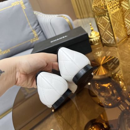 Chanel autumn and winter new white small round head retro loafers - Image 7