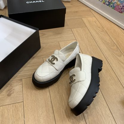 Chanel autumn and winter small round head slim retro style white loafers heel height 4.5cm - Image 6