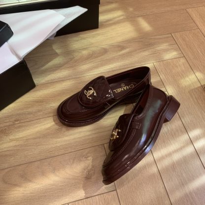 Chanel's new elegant and durable red-brown loafers for early spring - Image 7