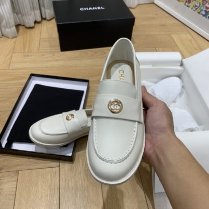 Chanel autumn and winter new white retro style small round head loafers - Image 7