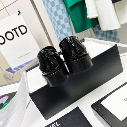 Chanel's new early spring black shiny beautiful and comfortable loafers with a heel height of 2.5cm - Image 7