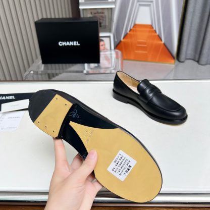 Chanel Early Autumn New Small Round Toe Black Retro Loafers - Image 7