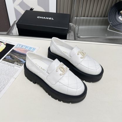 Chanel autumn and winter series new retro style small round head white loafers - Image 7