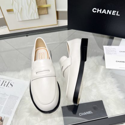 Chanel white early spring new small round head delicate loafers - Image 7