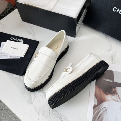 Chanel's new four seasons retro style small round toe white loafers - Image 7