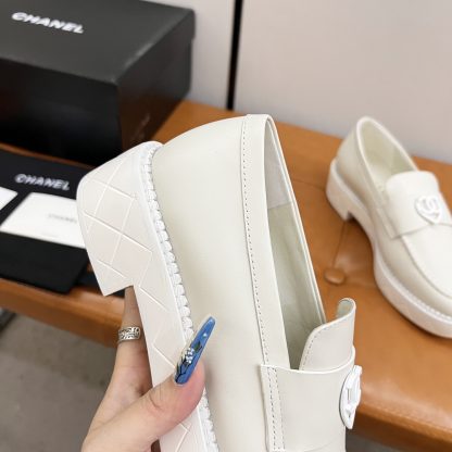 Chanel Autumn and Winter Series White Small Round Toe Slim Loafers - Image 7