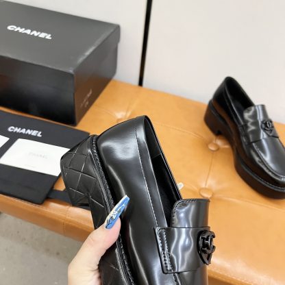 Chanel Autumn and Winter Series Black Shiny Small Round Toe Slim Loafers - Image 6