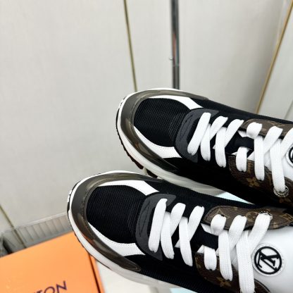 Louis Vuitton Run 55 sneakers - Image 7