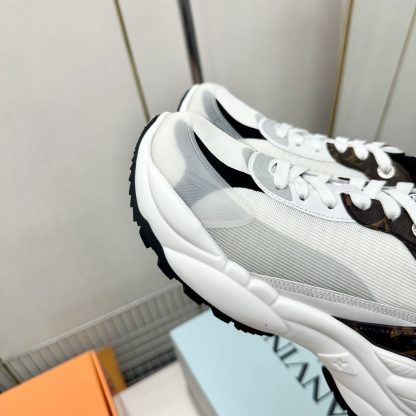 Louis Vuitton Run 55 sneakers - Image 7