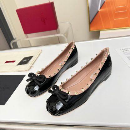 VALENTINO simple versatile rivet flat shoes casual shoes - Image 7