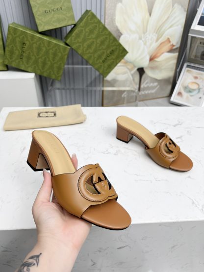 Gucci Interlocking G slide sandals - Image 7