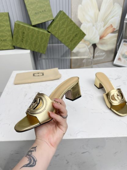 Gucci Interlocking G slide sandals - Image 7