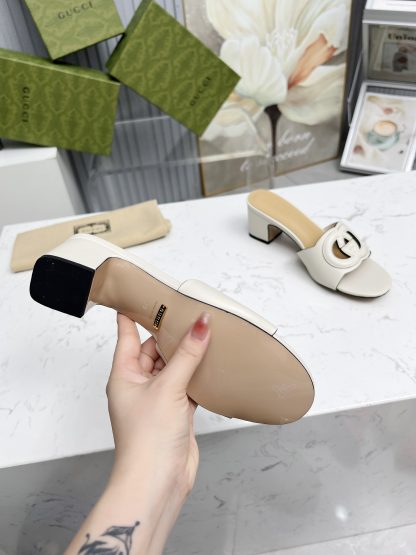 Gucci Interlocking G slide sandals - Image 7