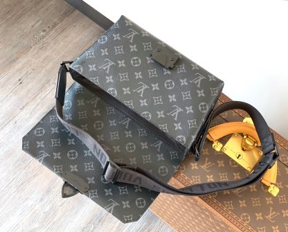 Louis Vuitton N46794 Black Flower S-Cape Messenger Bag - Image 7