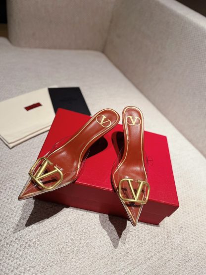 Gucci women's flat slippers - Image 8