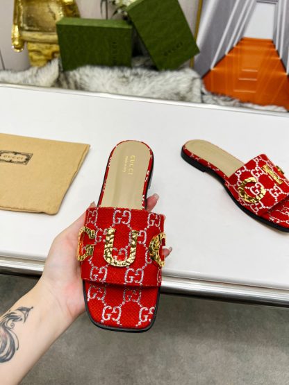 Gucci women's flat slippers - Image 7