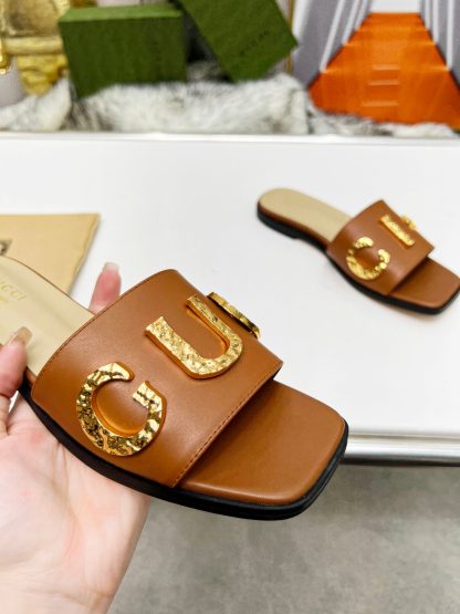 Gucci women's flat slippers - Image 7