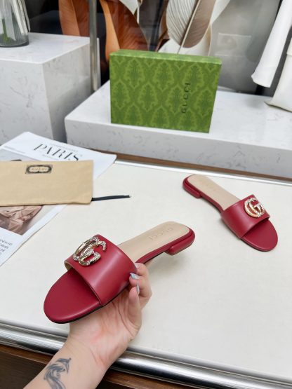 Gucci women's flat slippers - Image 7